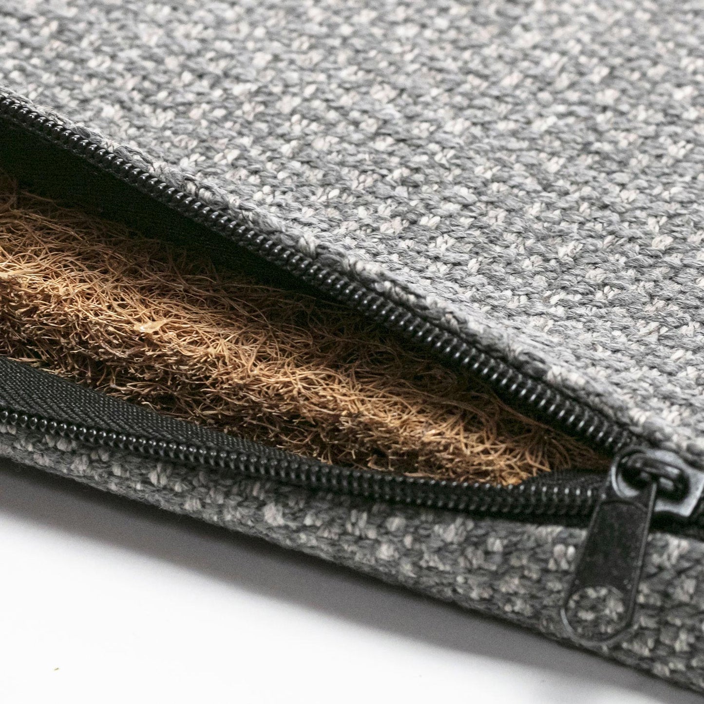 AqpetFriends Cushy Pet Obsidian Mat Materassino Per Cane In Tessuto Riciclato